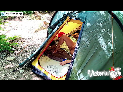 ❤️ ຖ່າຍໃນກ້ອງຖ່າຍຮູບ Passionate jerk off Stranger in a tent ️ ໜັງໂປ້ ຢູ່ພວກເຮົາ